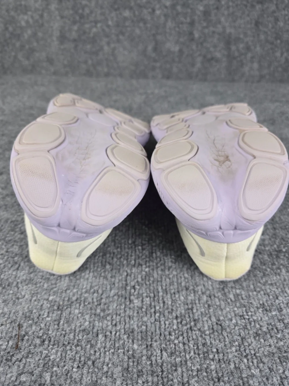 New Balance Fresh Foam X More v4 Sea Salt Purple WMORCU4 Size 9